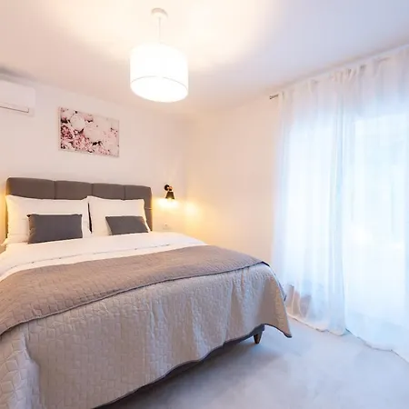 Olive Apartment *