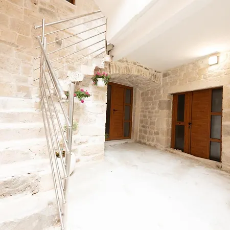 Olive Apartment