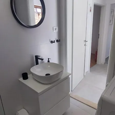 Olive Apartment *